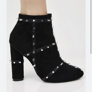 Cape Robbin Velvet Stud Ankle Booties size 10 New Chunky Heel